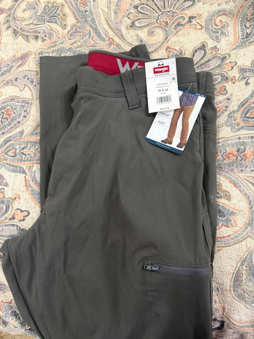 Wrangler Men's Dark Gray Cargo Pants with Zip Pocket 36x32 NWT